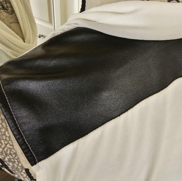 Bianca Nygard weighted front sleeveless cowl - Picture 4 of 6